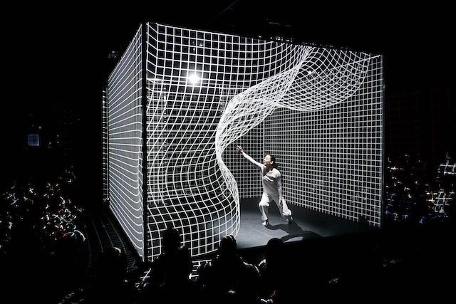 the hakanai 3D mapping dance