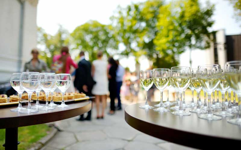 wine-on-a-platter-at-a-party