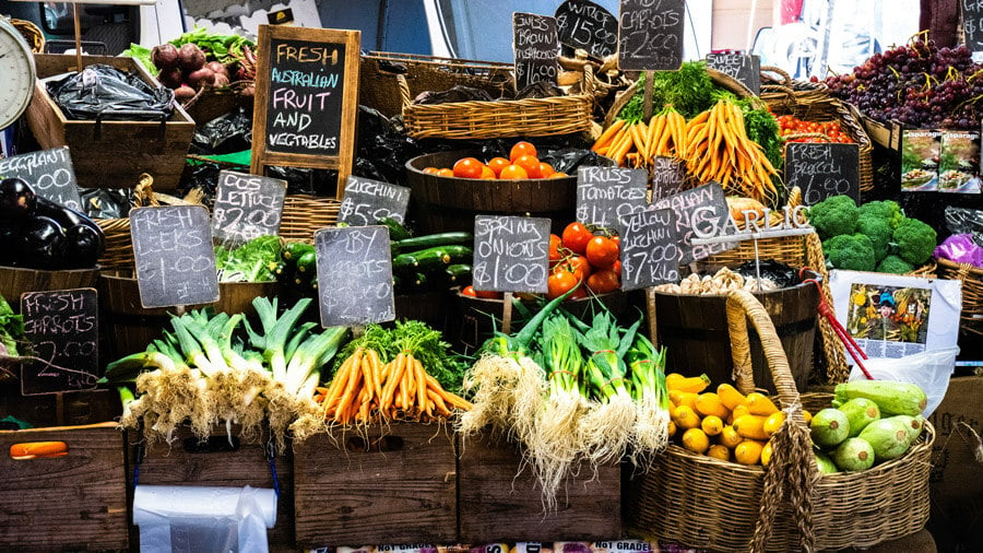 farmers-market-stand