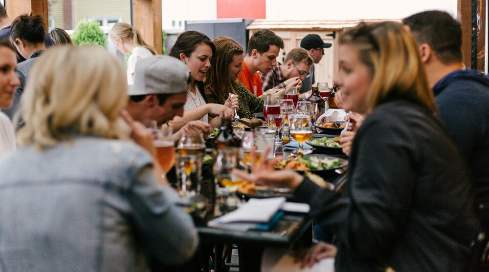 people-eating-at-thanksgiving-event